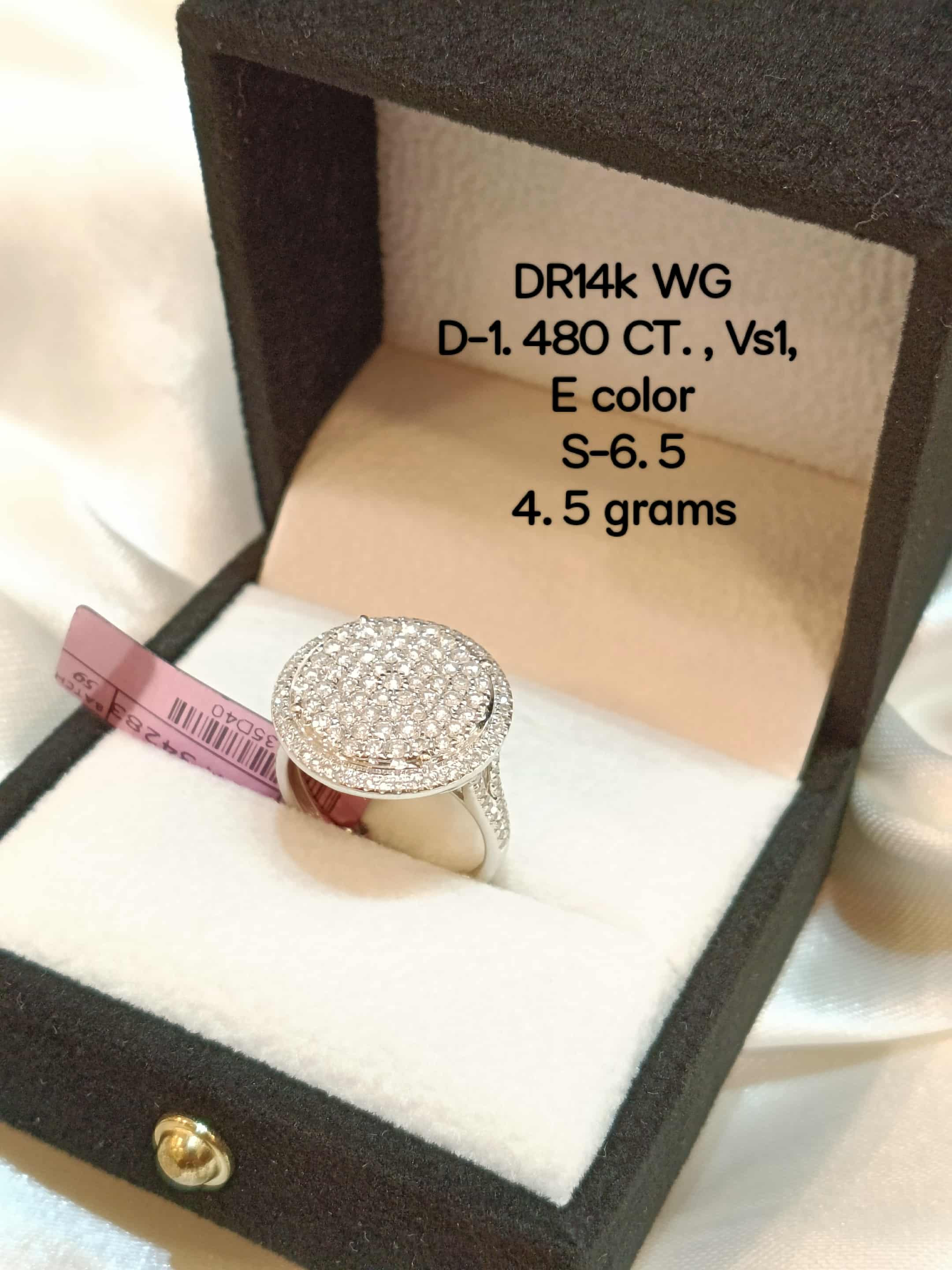 White Gold Cocktail Ring with Round Brilliant Cut Diamonds