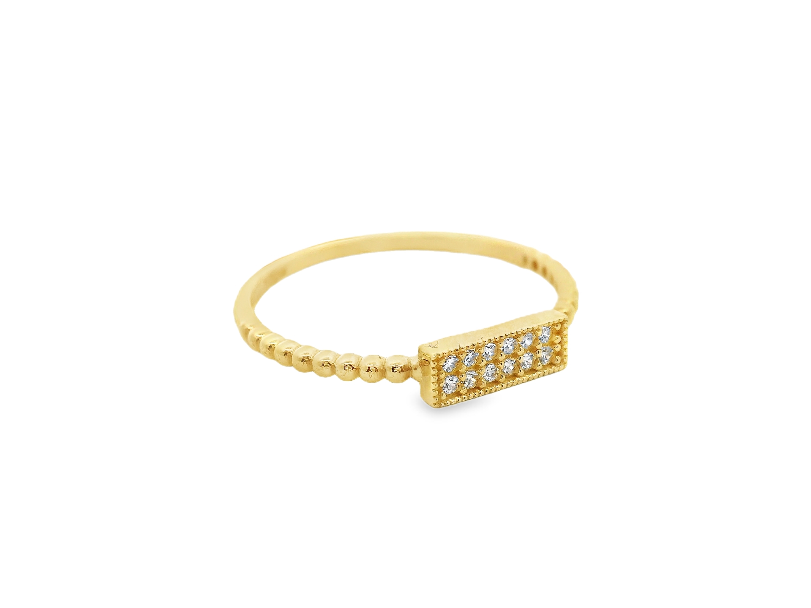 Elegant Gold Ring with Sparkling Details