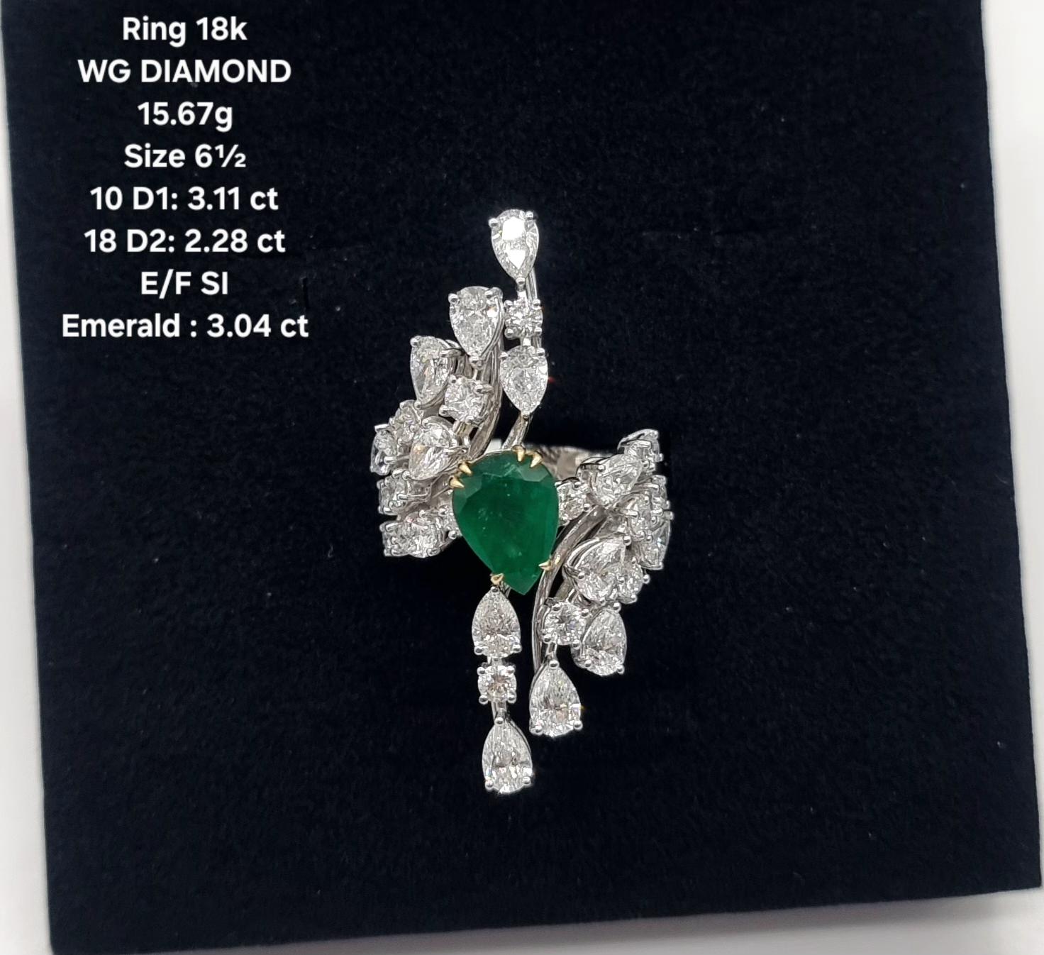 White Gold Cocktail Ring with Pear-Shaped Emerald
