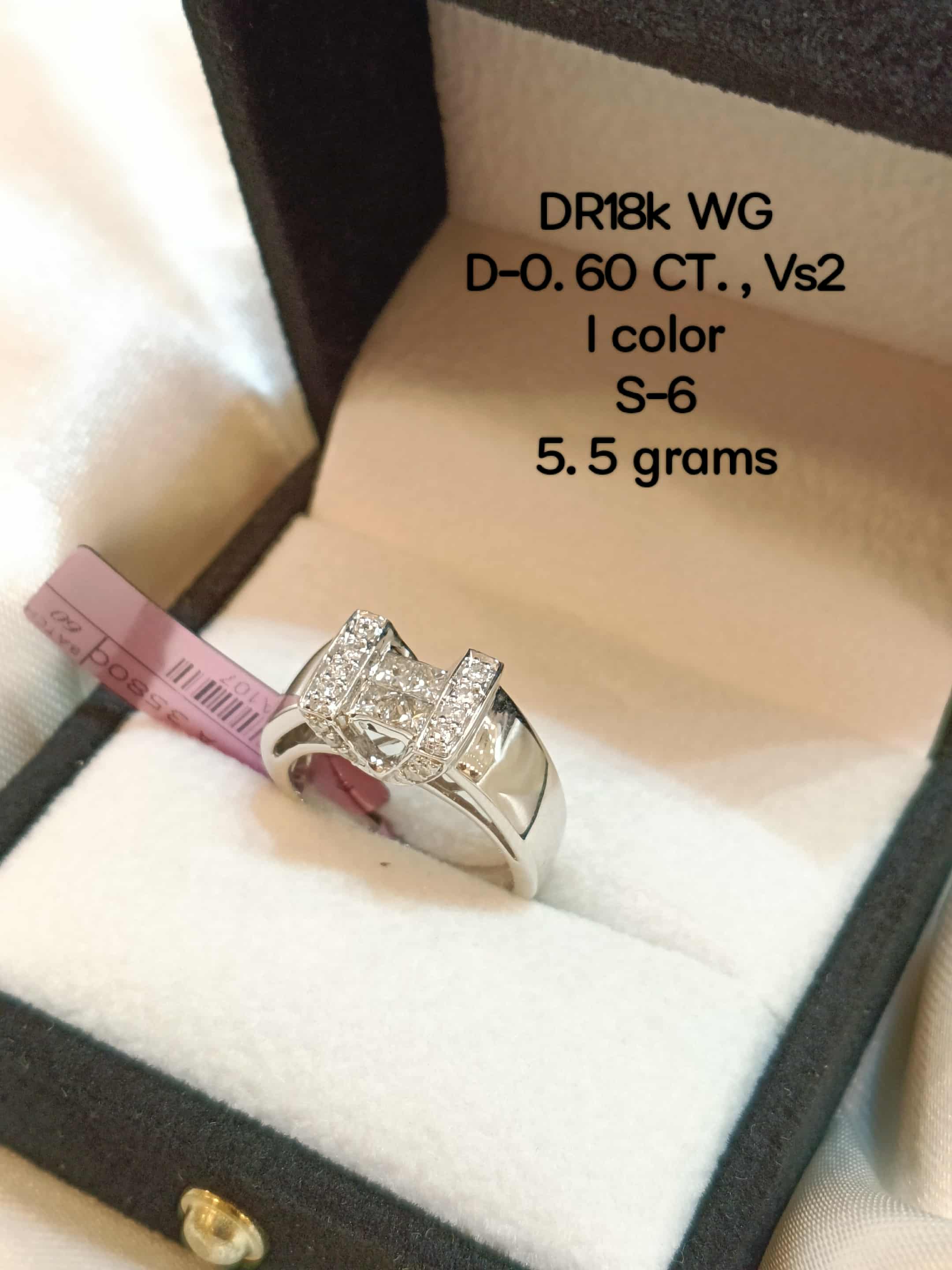 White Gold Multistone Ring with Round Cut Diamonds